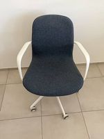 Bürostuhl mit Armlehnen