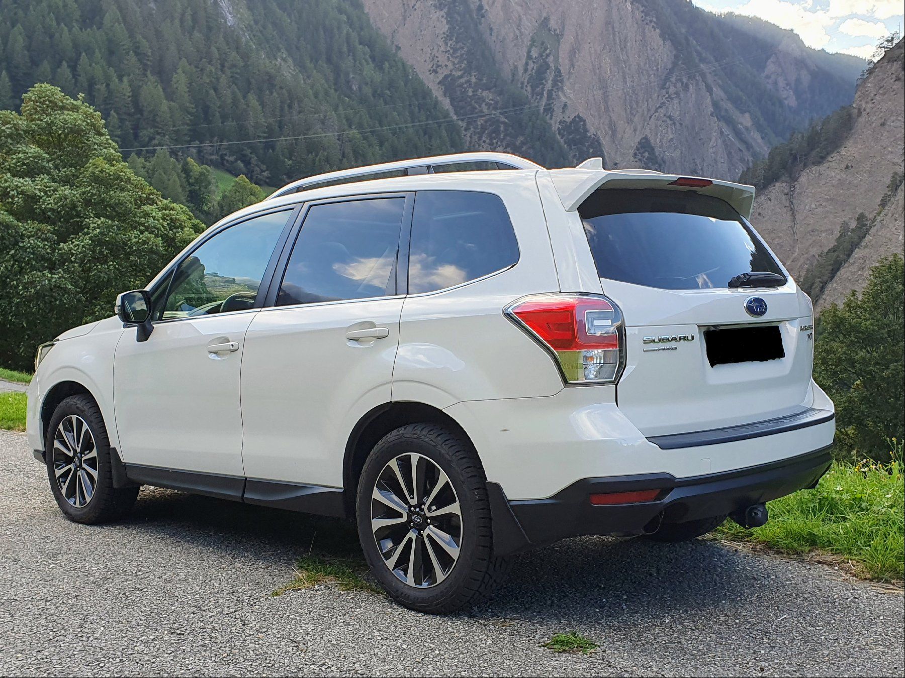 Subaru Autos: Subaru Forester 2.0 XT Turbo – Gebraucht aus Binn von  2