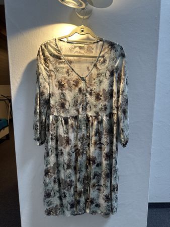 Kleid Nile mit Muster Grösse 38 guter Zustand