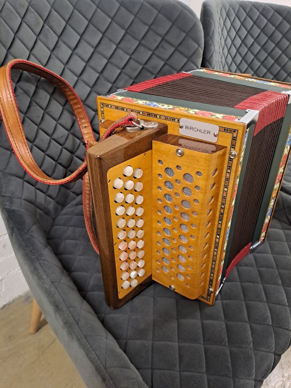 Strumenti musicali: schwyzerorgeli ton B wie neu – Usato da Villeneuve venduto da BibiVintage 2