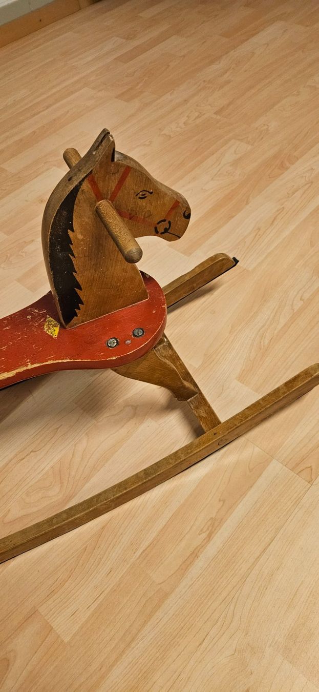 Giocattoli: Antikes Schaukelpferd aus Holz – Usato da Winterthur venduto da menzi1980 1