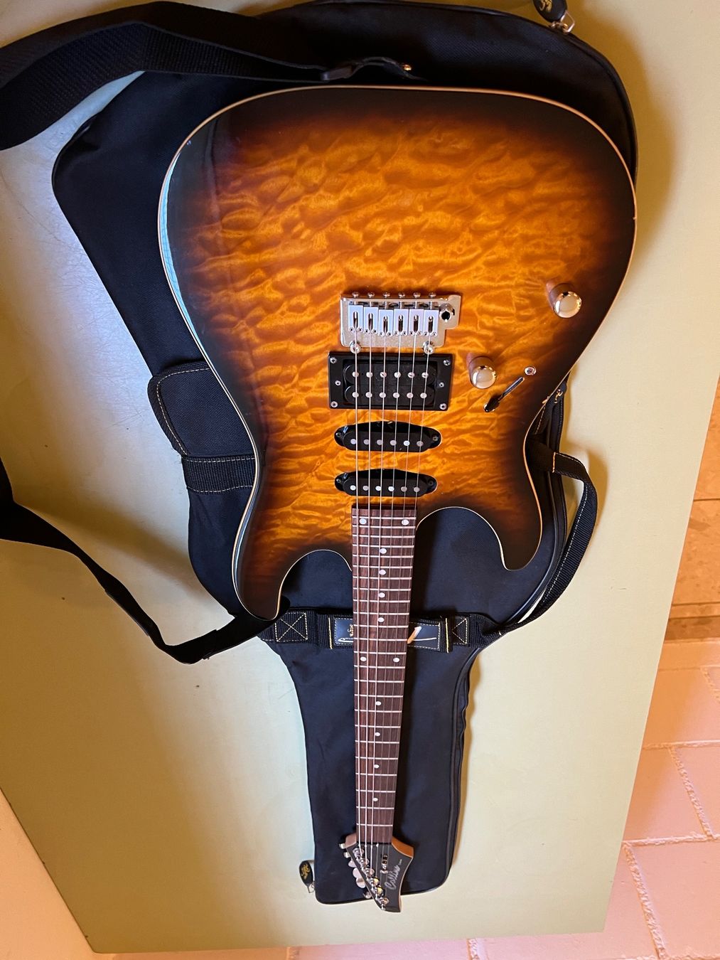 Strumenti musicali: Schöne linkshänder Gitarre – Usato da Hochdorf venduto da Brandnew 5