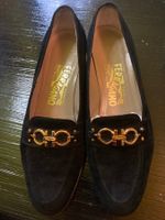 Salvatore Ferragamo klassische schwarze Wildleder-Halbschuhe