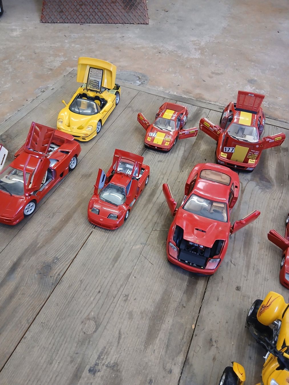 Ferrari Modellautos: Ferraris – Gebraucht aus Hittnau von hamaz 1