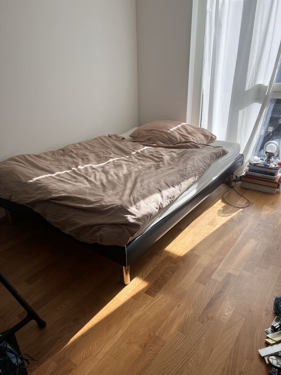 Lits: Bettgestell mit Lattenrost 150x200cm – D'occasion à Glattpark (Opfikon) par Fabiobuscheli 3
