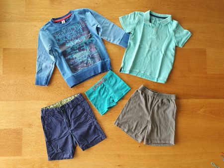 Kleiderpaket Gr. 92/98 (5 Stücke)
