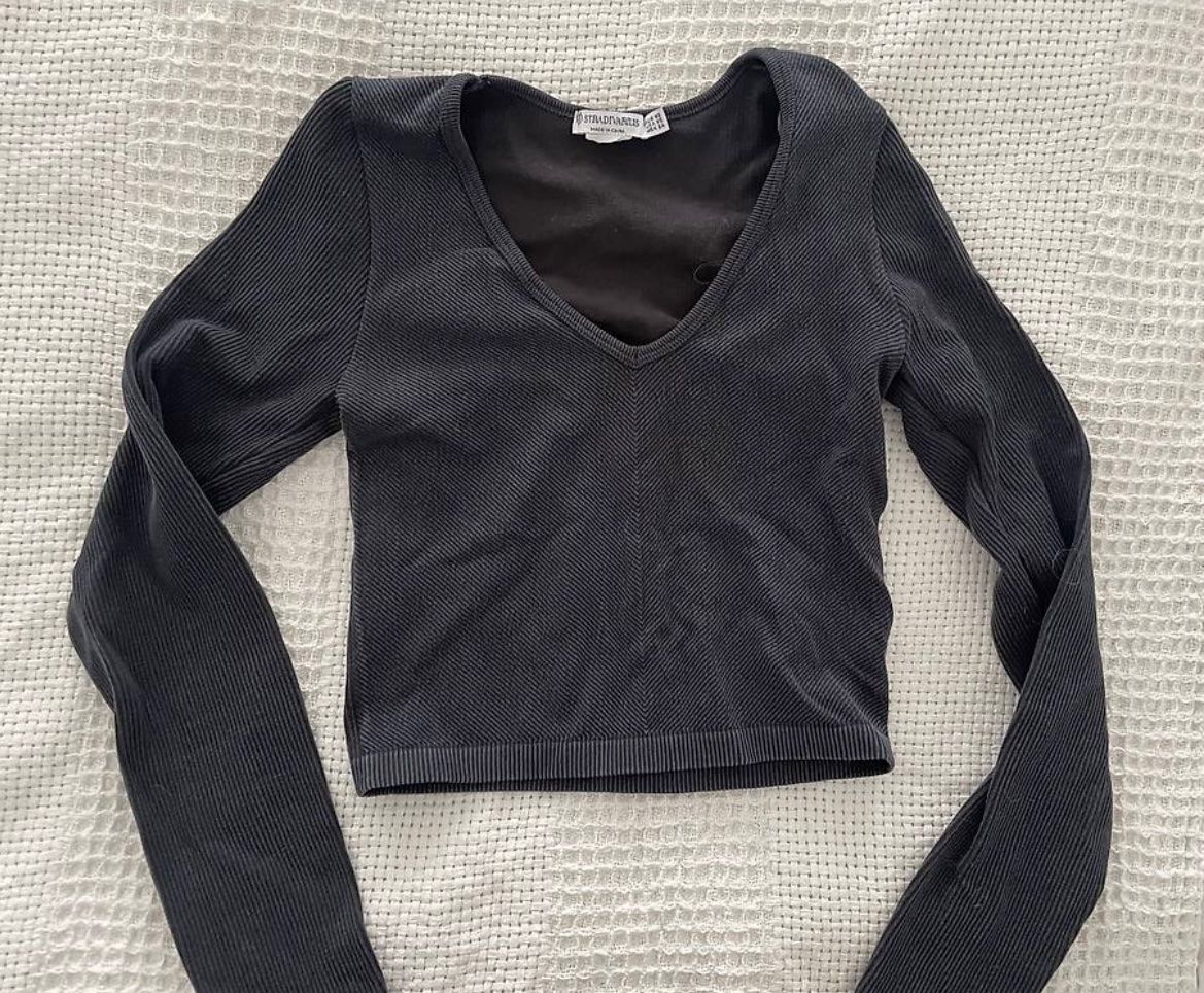 Stradivarius T-shirt: Langarmshirt – Usato da Basel venduto da lia_brr2