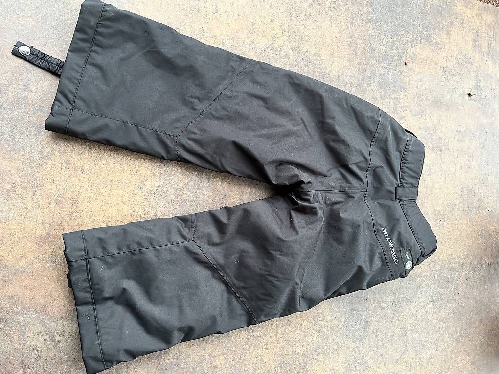 Pantaloni: BELOWZERO Winterhose Grösse 104, schwarz, neuwertig – Nuovo (secondo la descrizione) da Kradolf venduto da Sulgi 1