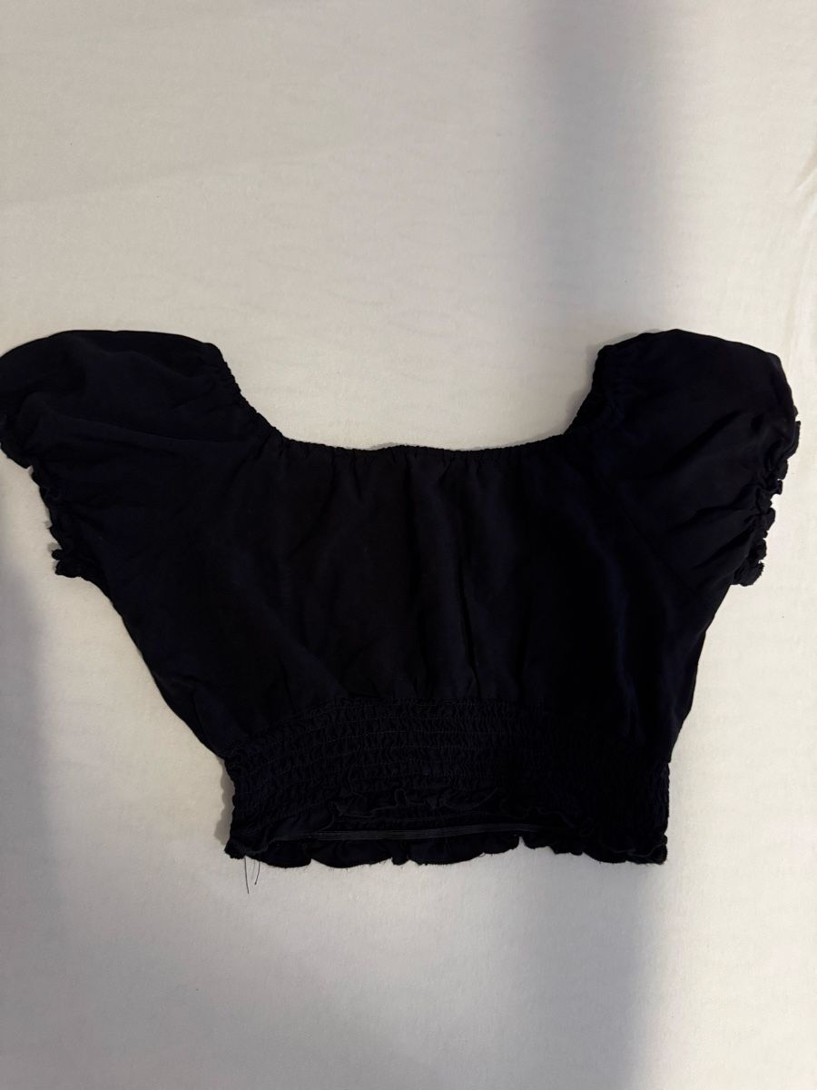 Top: BLACK CUTE TOP🖤 – Usato da Dietikon venduto da athiinax 2