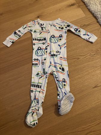 Pyjama, Schlafanzug mit Füssen, Gr. 10, carters