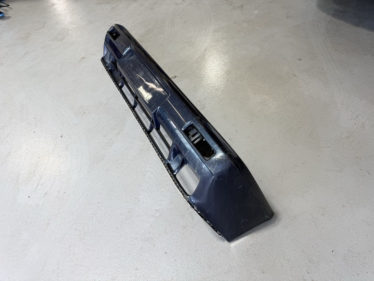 VW Tutti pezzi di ricambio auto: Original VW Golf Rallye Frontstossstange / Frontspoiler – Usato da Niederhasli venduto da Ajlina1212 1
