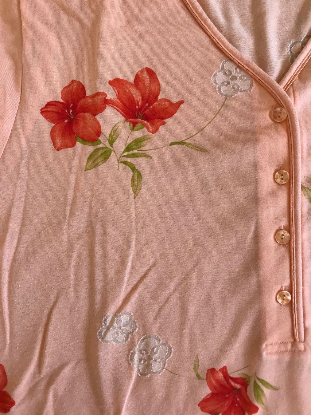 Triumph Negligees & Pyjamas: Pyjama / Chemise de nuit Triumph - Taille 46 – Gebraucht aus Biel/Bienne von granitod 2