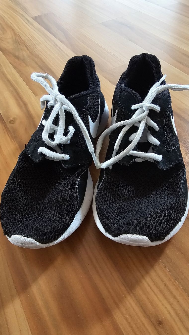 Nike Scarpe per ragazze: Nike Turnschuh Gr. 36 – Usato da Gossau SG venduto da lexa7219 1