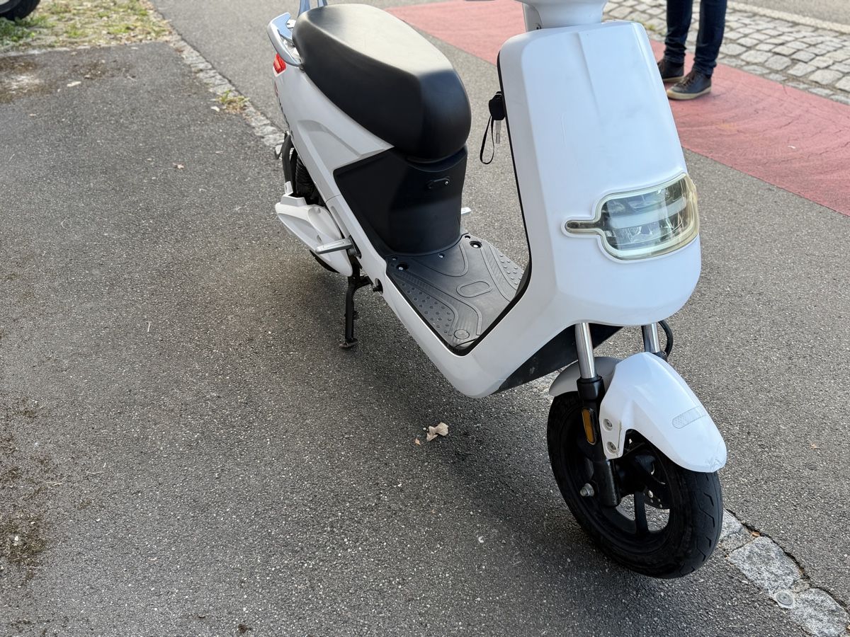 Veicoli elettrici: Elektro Roller Yadea – Usato da Aarau venduto da bikestones 4