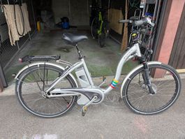 Flyer Damen E-Bike – guter Zustand – inkl. Ladegerät