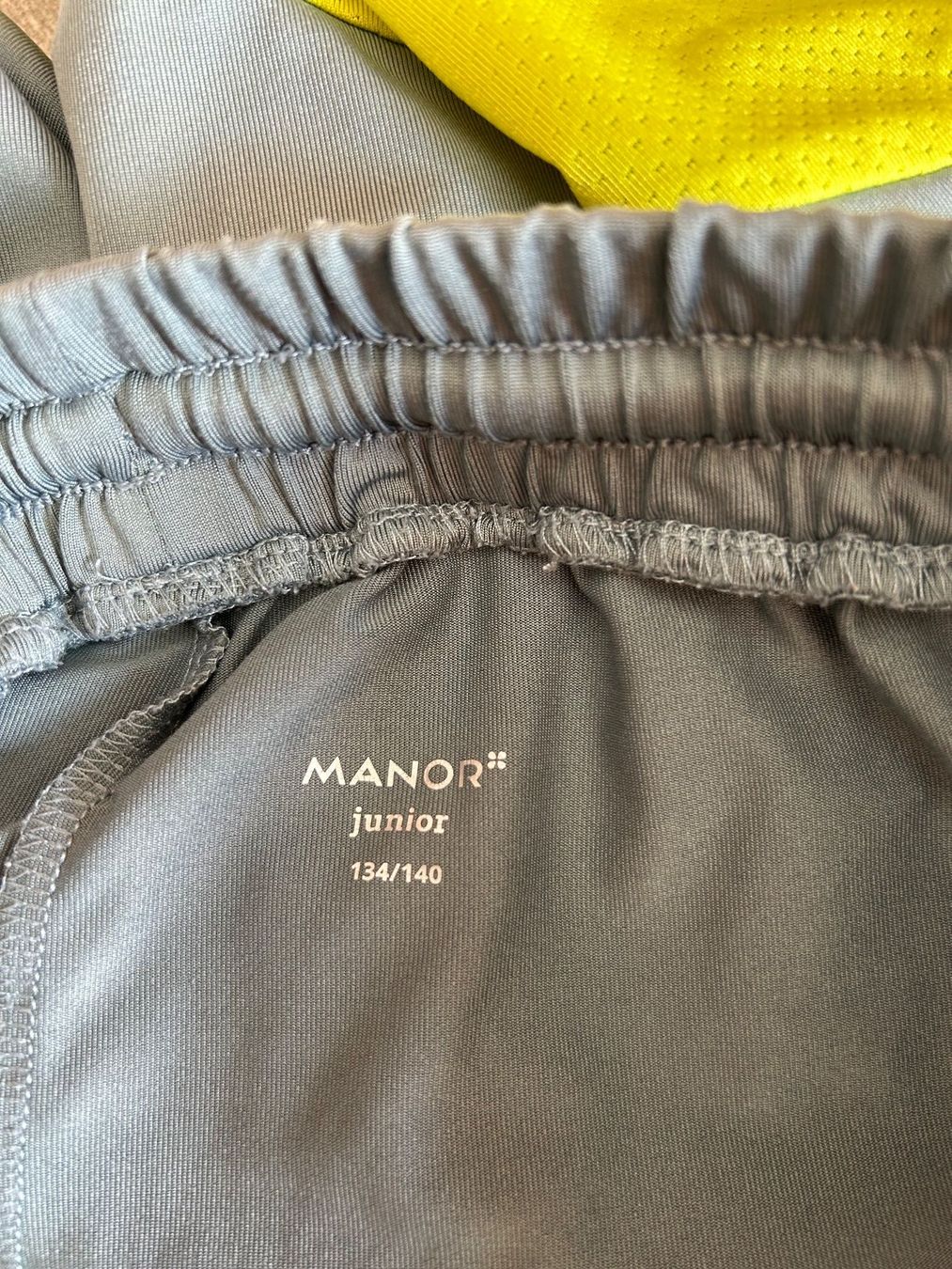 Manor Hosen: Short SPORT manor Gr. 134 / 140 – Neu (gemäss Beschreibung) aus Arbedo von nadia1973 2