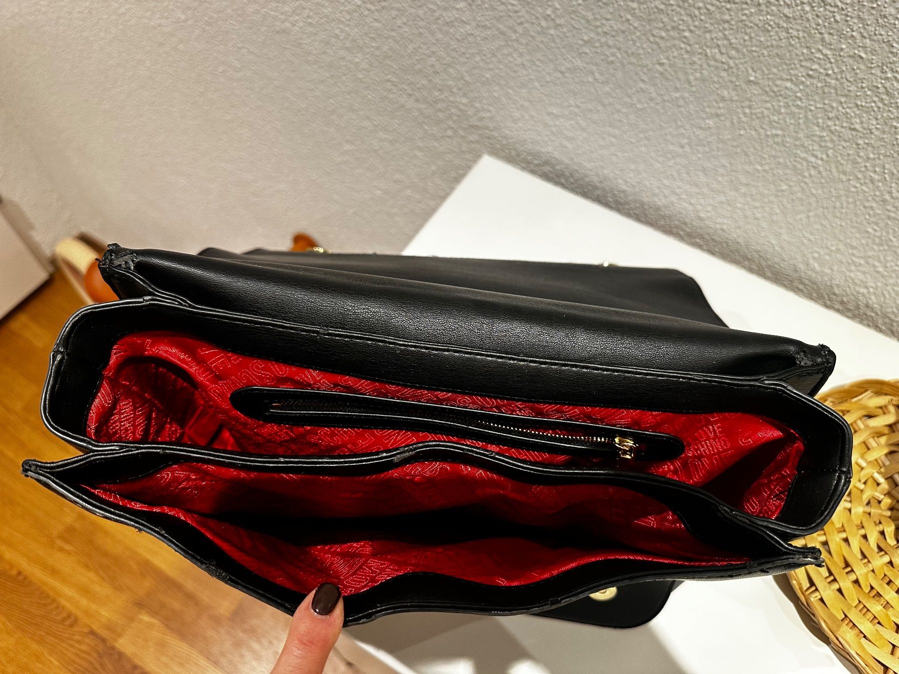 Moschino Taschen für Damen: Love Moschino Handtasche – Gebraucht aus Langnau am Albis von Vanessa91_LA 2