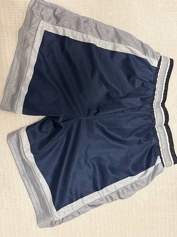 Pantaloni: Chicago Shorts – Usato da Fribourg venduto da hel_7rf2 1