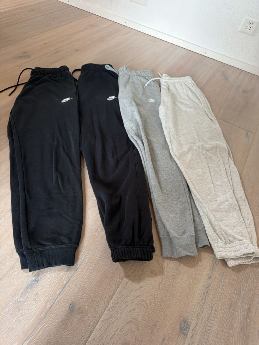 Nike Lotti di vestiti: À vendre 4 bas de jogging  dont 3 de marque Nike taille S – Usato da Chavornay venduto da son_svb8 3