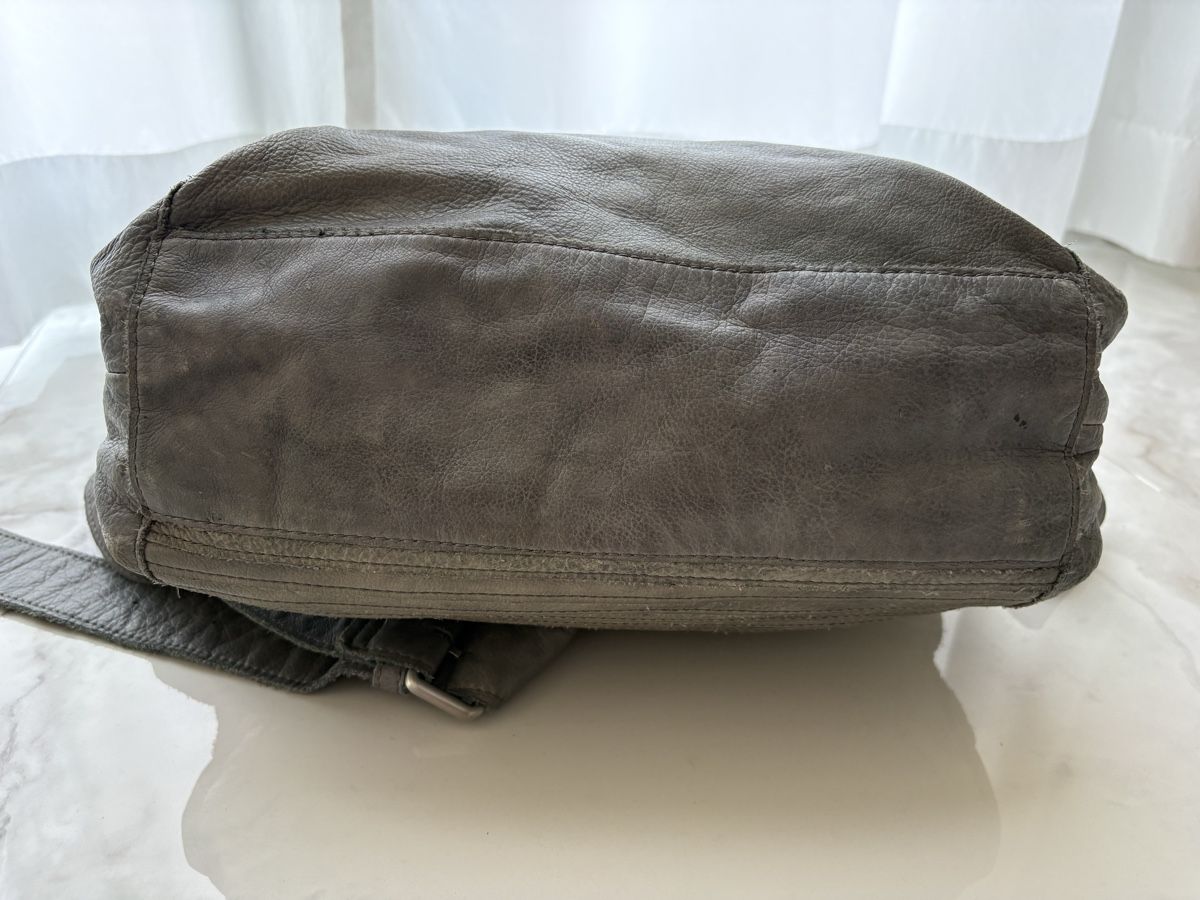 Liebeskind Borse da donna: Graue Ledertasche Liebeskind  – Usato da Estavayer-le-Lac venduto da Mimmy02 4