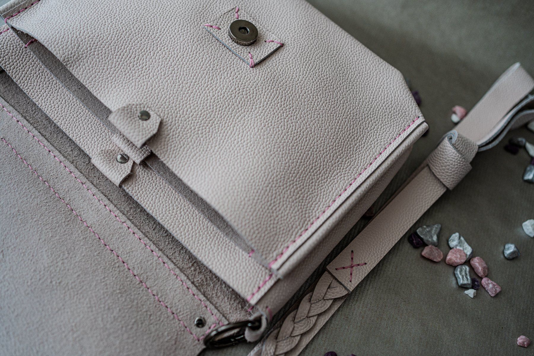 Borse da donna: Umhängetasche "Sandstein" - handmade - Leder – Nuovo e nell'imballaggio originale da Matzendorf venduto da sas_skl6 4
