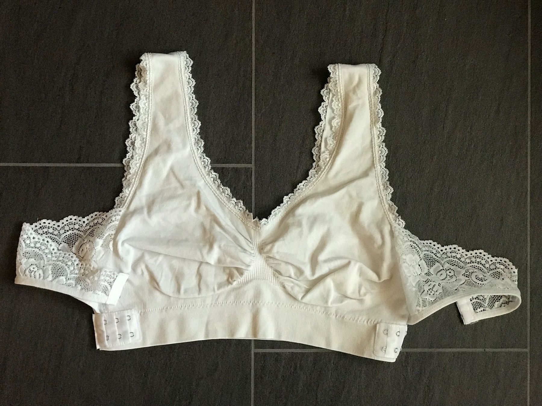 Altra biancheria intima: COMFORT BH WEISS - GRÖSSE L – Nuovo (secondo la descrizione) da Buchs AG venduto da fischli610 5