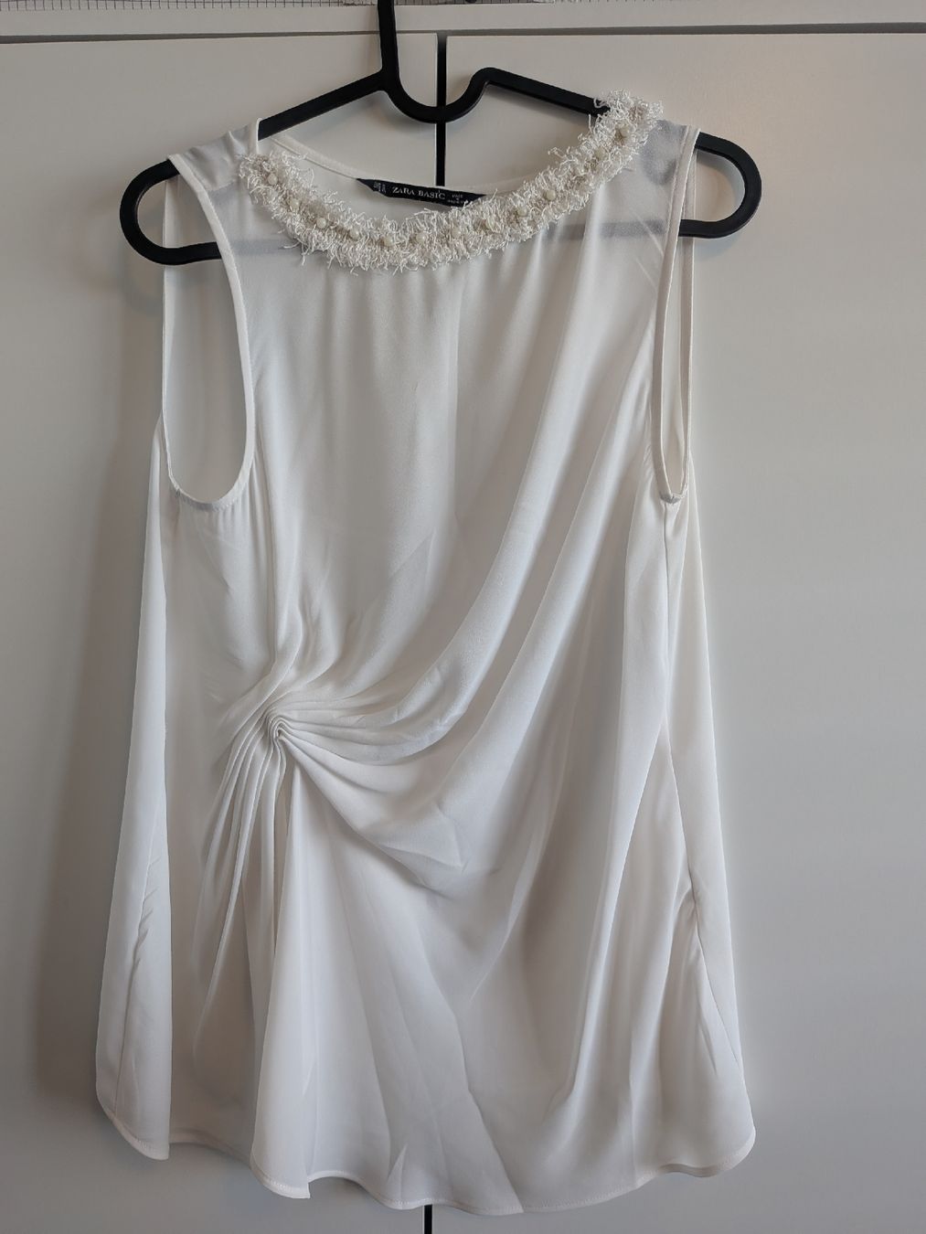 Zara Camicette: Zara Basic White Sleeveless Blouse - Pearl Detail S – Nuovo (secondo la descrizione) da Wettingen venduto da ann_hzb5