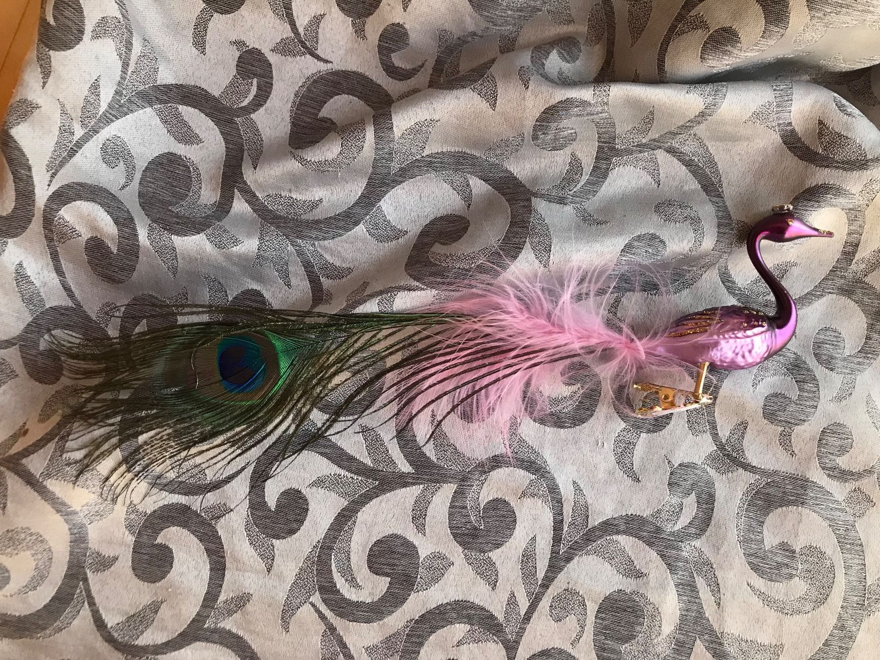 Tutte le decorazioni: Pfau lila- rosa Christbaumschmuck Vogel – Nuovo e nell'imballaggio originale da Alpnach Dorf venduto da marvo 2