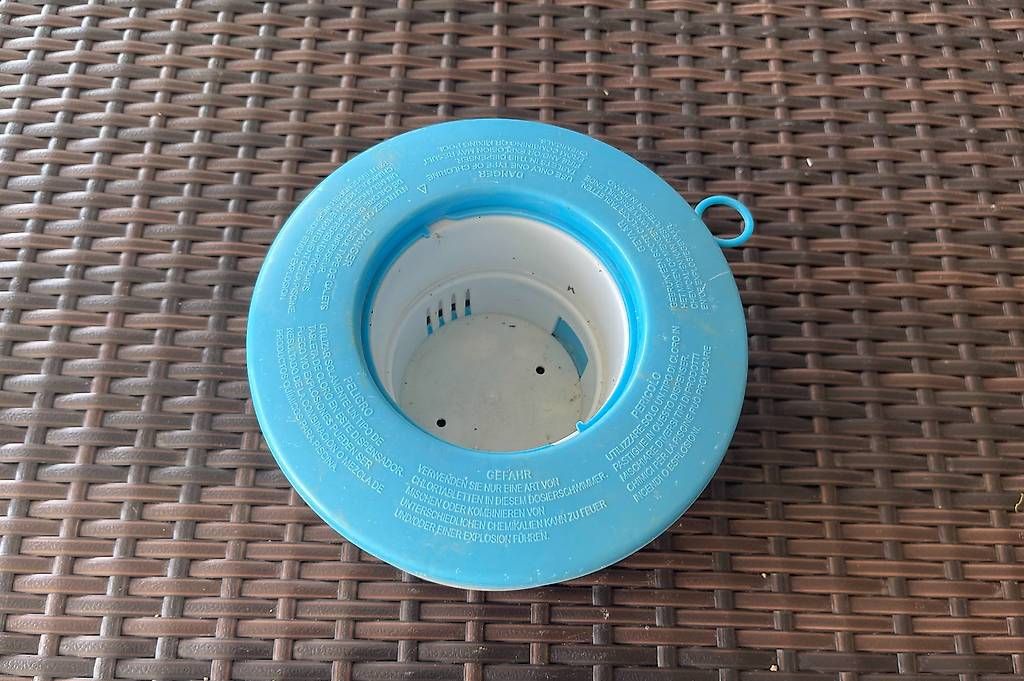 Piscine: Flotteur Chlore pour piscine gonflable – Usato da Villars-Tiercelin venduto da karimus1888 2