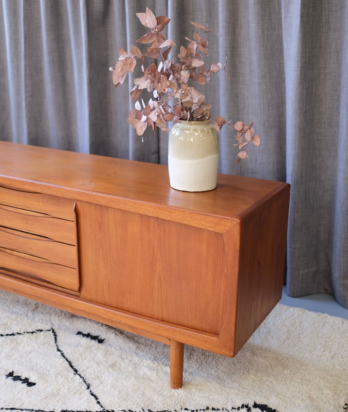 Cassettiere: Teak Sideboard H.P. Hansen, Denmark 1960,s – Usato da Bern venduto da Zmodern_VIN 8