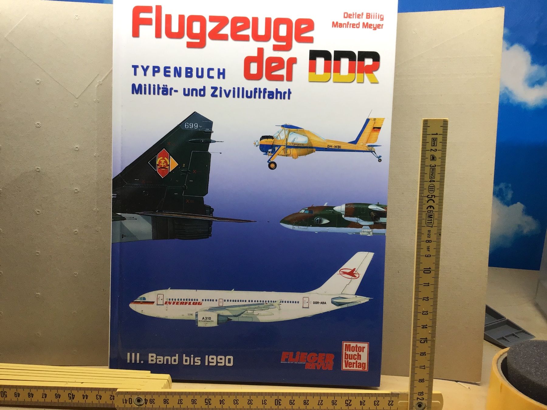 Libri: Flugzeuge Typenbuch DDR – Usato da Männedorf venduto da Modell-Spezialisten