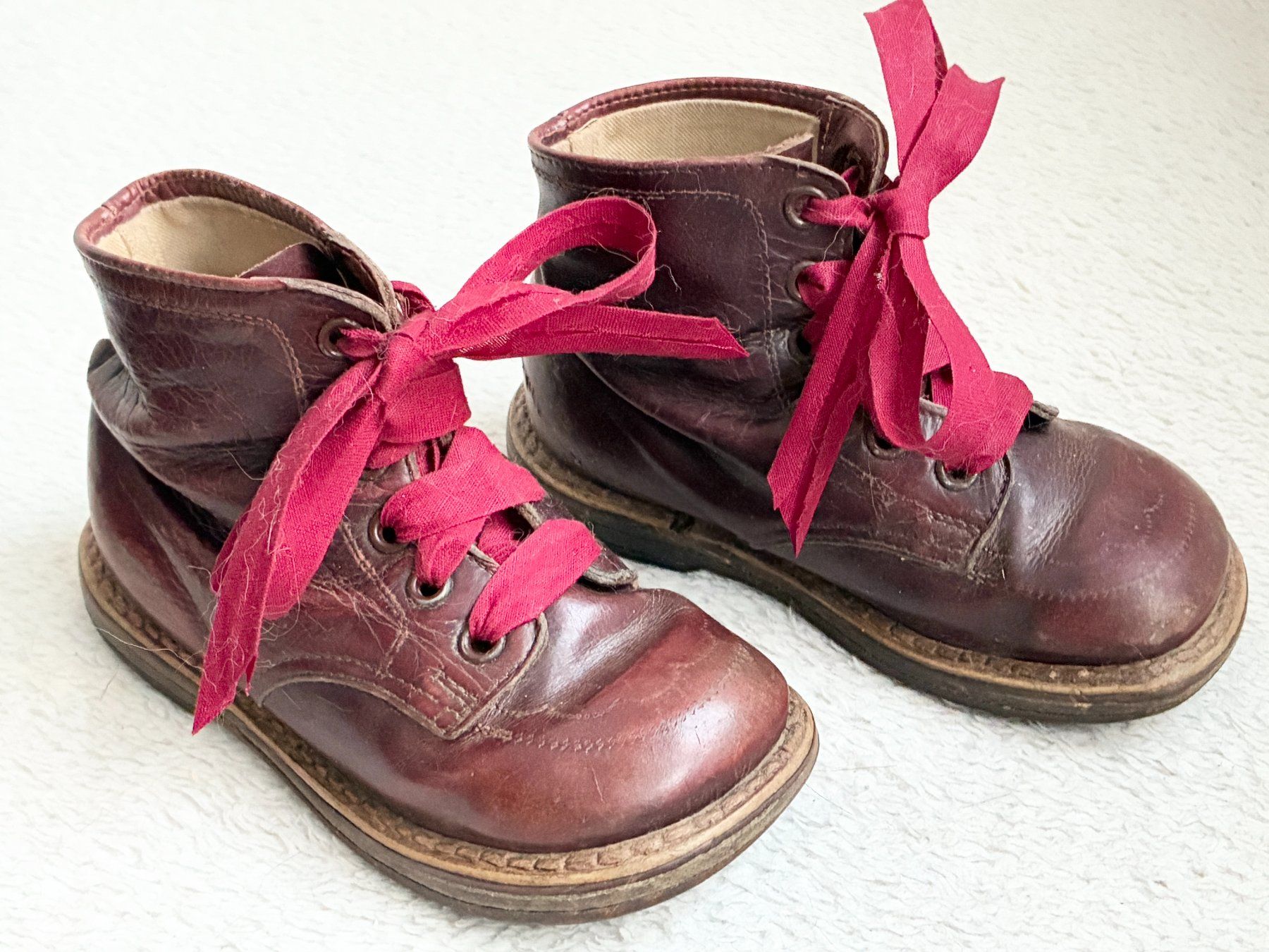 Scarpe per ragazzi: Antike Leder Kinderschuhe, Dunkelbraun – Usato da Kloten venduto da Nephty 2