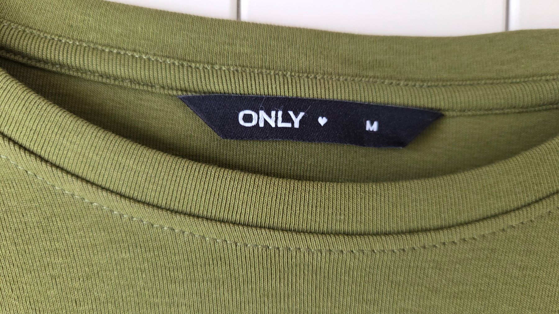 Only Maglioni & Felpe: ONLY T-Shirt Grösse M Olivgrün – Usato da Wohlen AG venduto da steffi_Bee 2