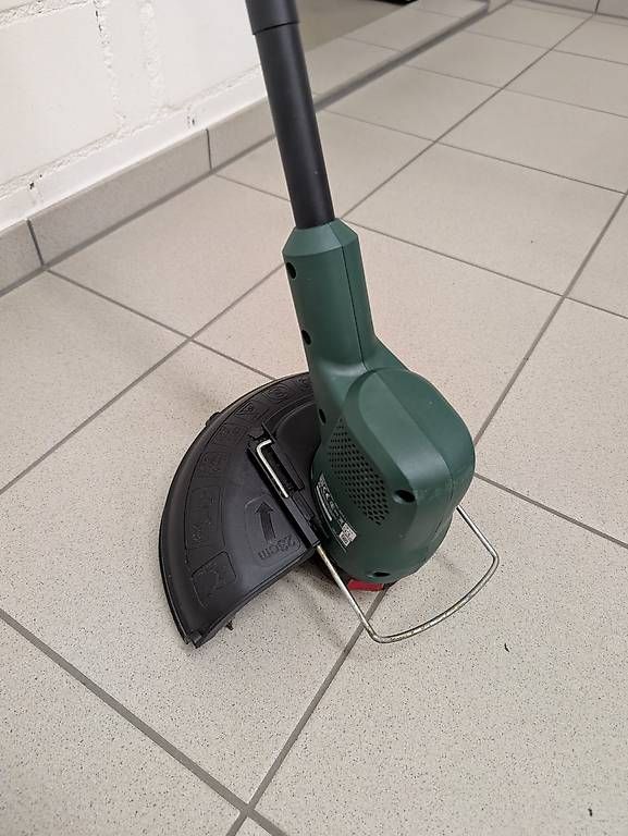 Bosch Tagliaerba: Rasentrimmmer mit Netzkabel – Usato da Wilen b. Wollerau venduto da ela_r8zl 1