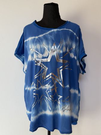Shirt im Batiklook