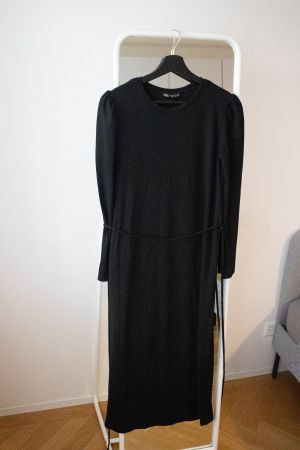 ZARA schwarzes Kleid (Grösse S)