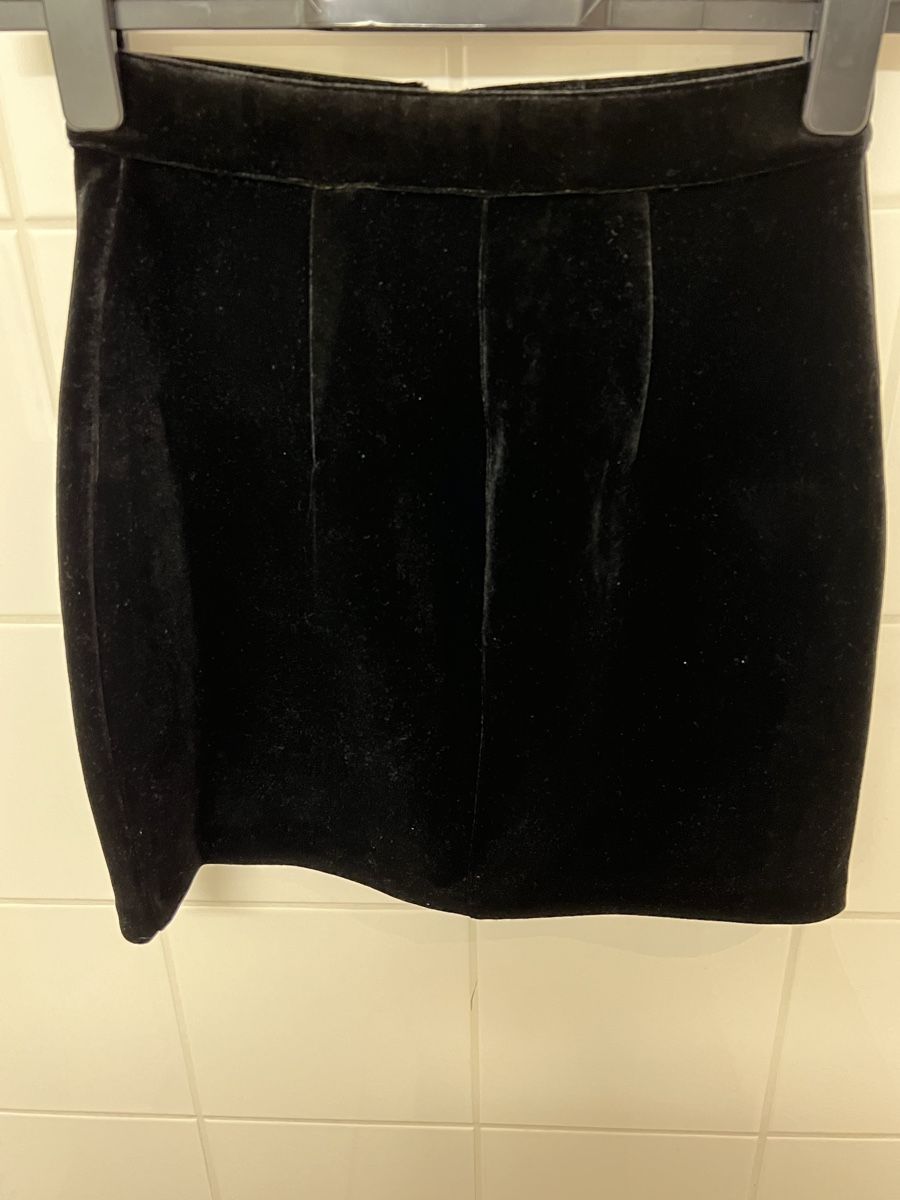 H&M Röcke: Samtjupe mit Reisverschluss schwarz – Neu (gemäss Beschreibung) aus Jona von n.ferrari 1