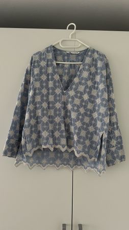 Zara Sommer Bluse, hellblau mit Stickerei, Grösse M