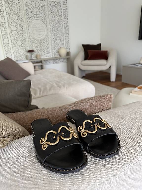Scarpe da donna: Makis Kotris Slippers schwarz/gold Gr.39 – Nuovo (secondo la descrizione) da Meilen venduto da SabrinaK1992 4