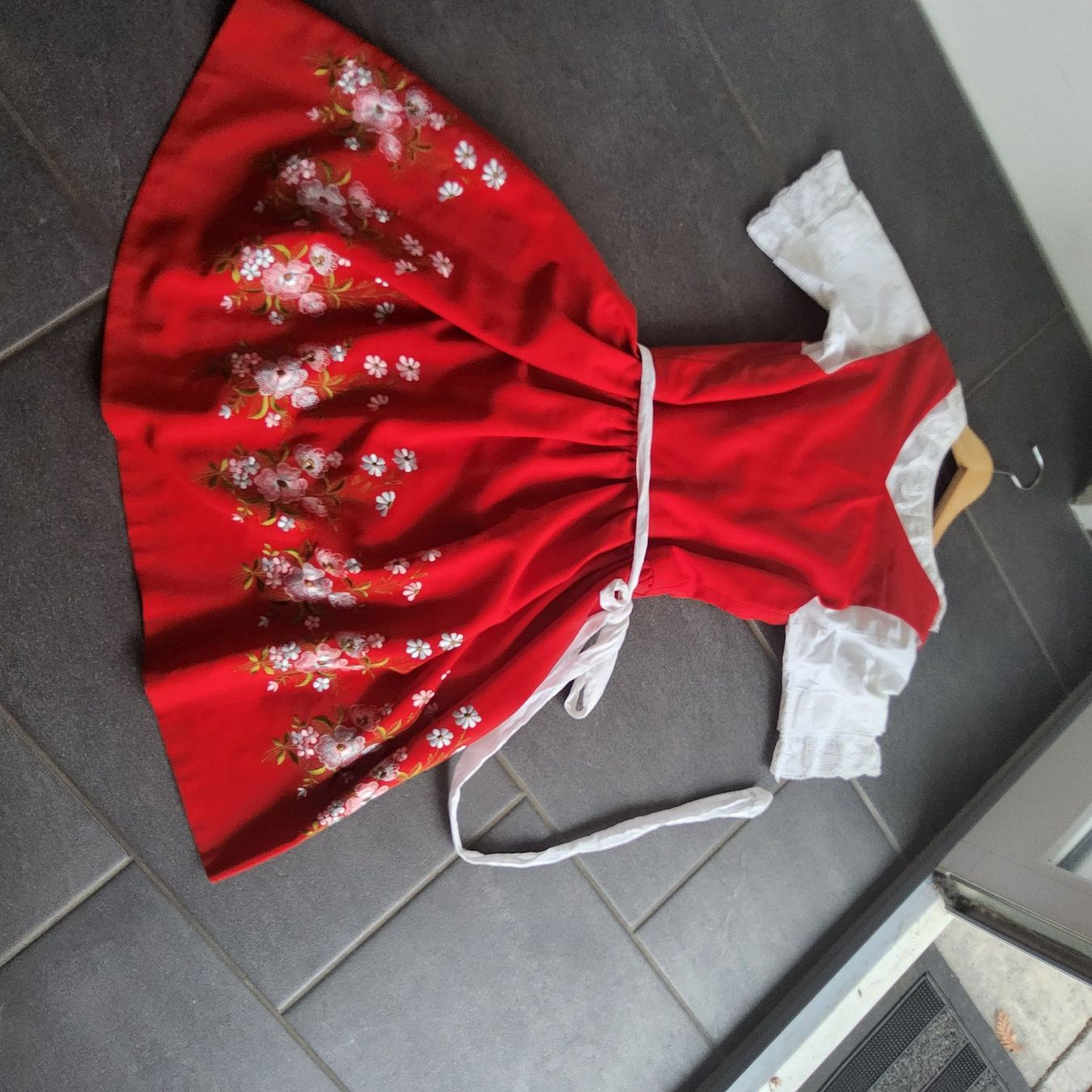 Costumes: Schönes Dirndl /Original Wurzer gr.40 – D'occasion à Diegten par ayla2009 1
