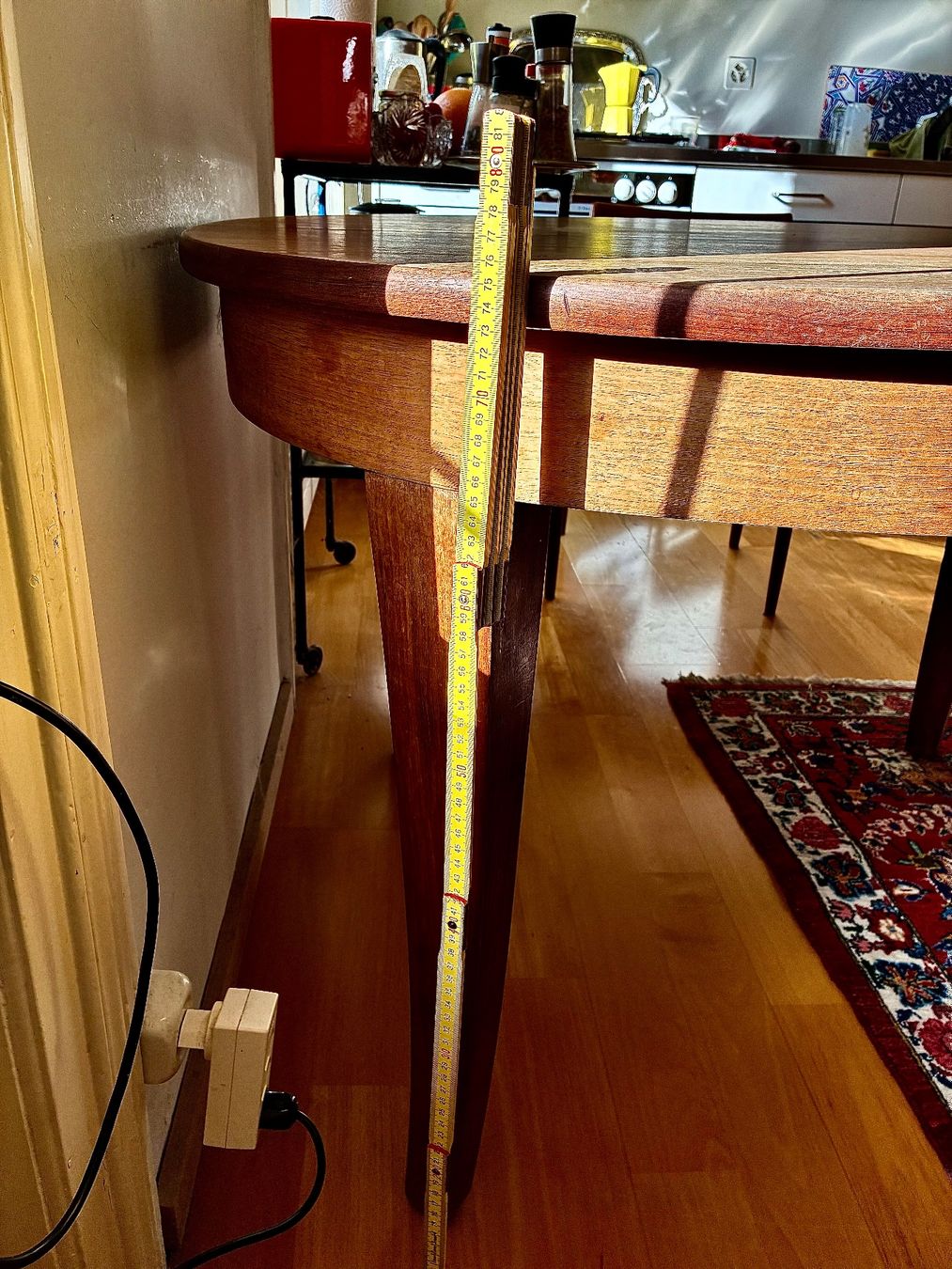 Tische: Schöner Holztisch – Gebraucht aus Zürich von EllaAgnes 2