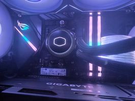 AMD Ryzen 5700X3D + ASUS ROG Strix X470-F + CM 360 AIO
