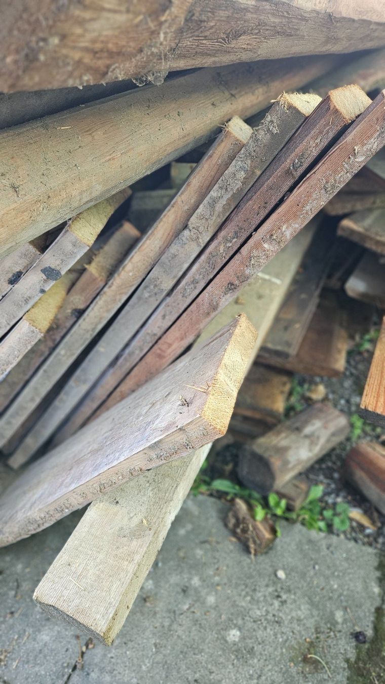Articoli in legno: Alte Balken und Bretter aus 1899 – Usato da Gachnang venduto da Brun 3