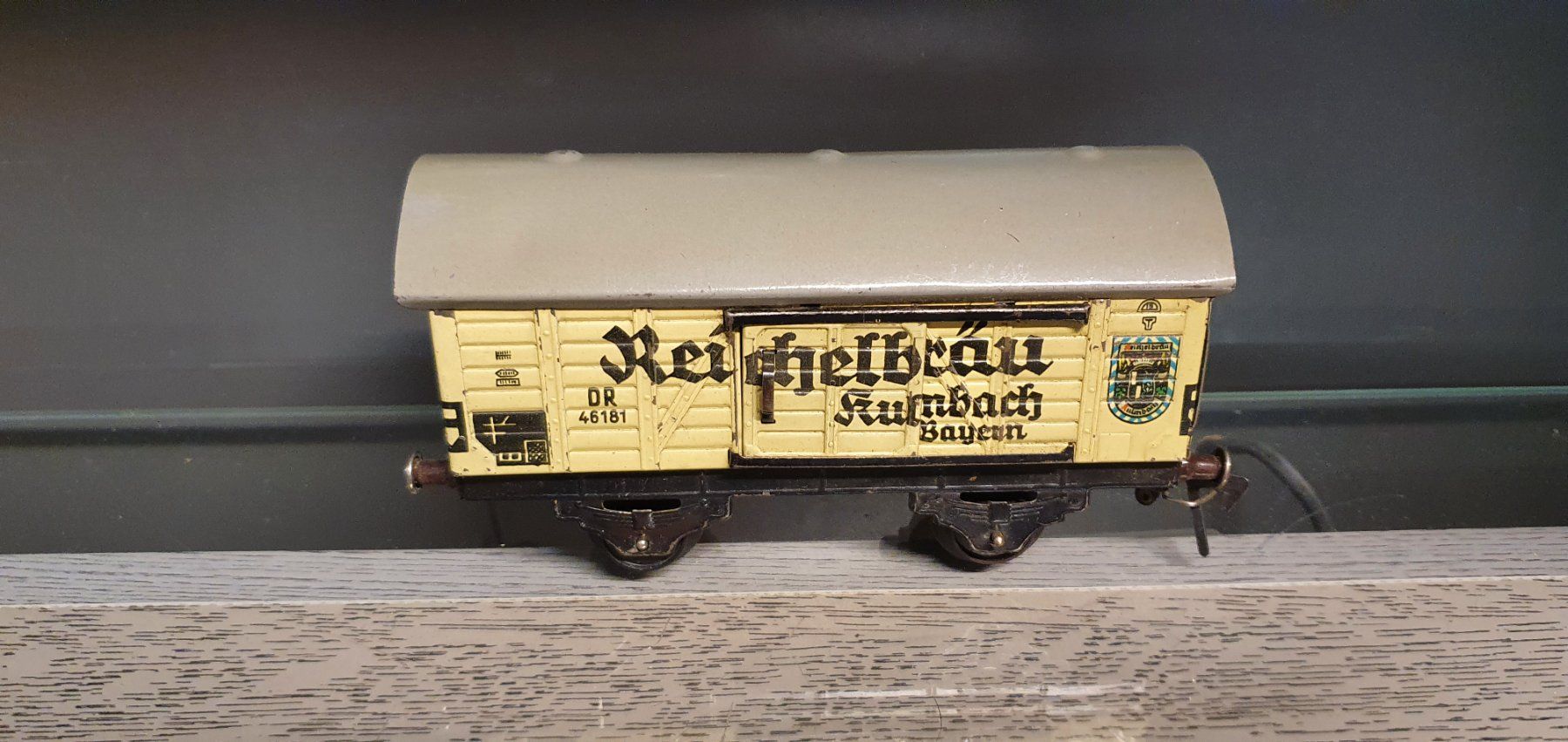 Fleischmann Modelleisenbahnen: FLEISCHMANN:0: ANTIKER BIERWAGEN CA.80 JAHRE ALT – Gebraucht aus Biglen von taunus82
