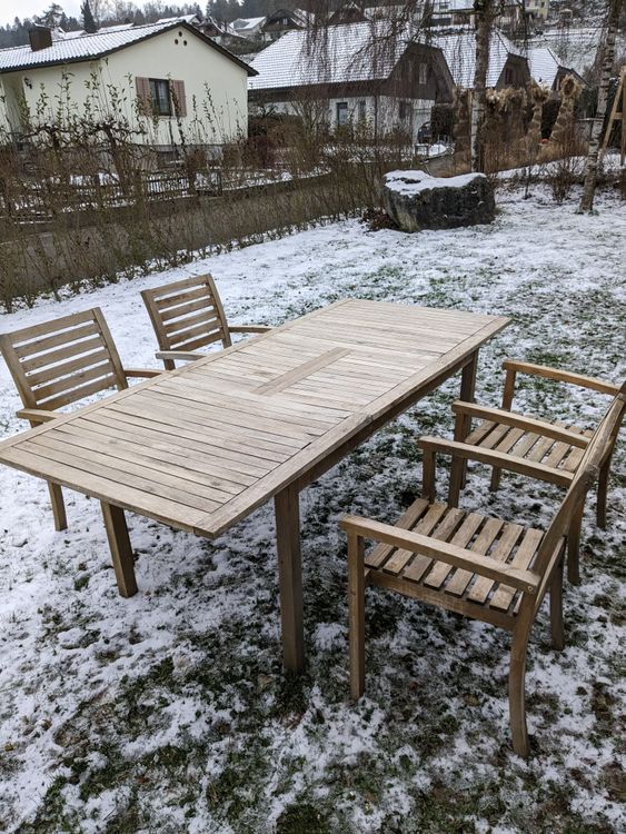 Gartentisch aus Holz, ausziehbar, inkl. 4 Stühle Kaufen auf Ricardo