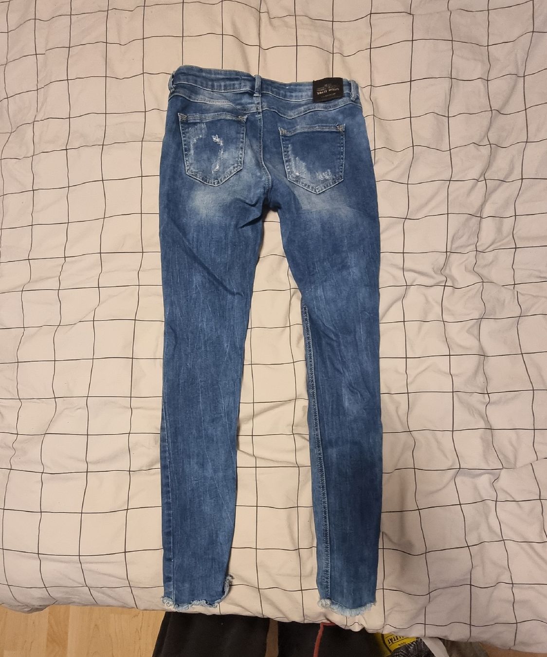 Tally Weijl Jeans: Jeans im Distressed Style – Usato da Derendingen venduto da Sarah.jana 1