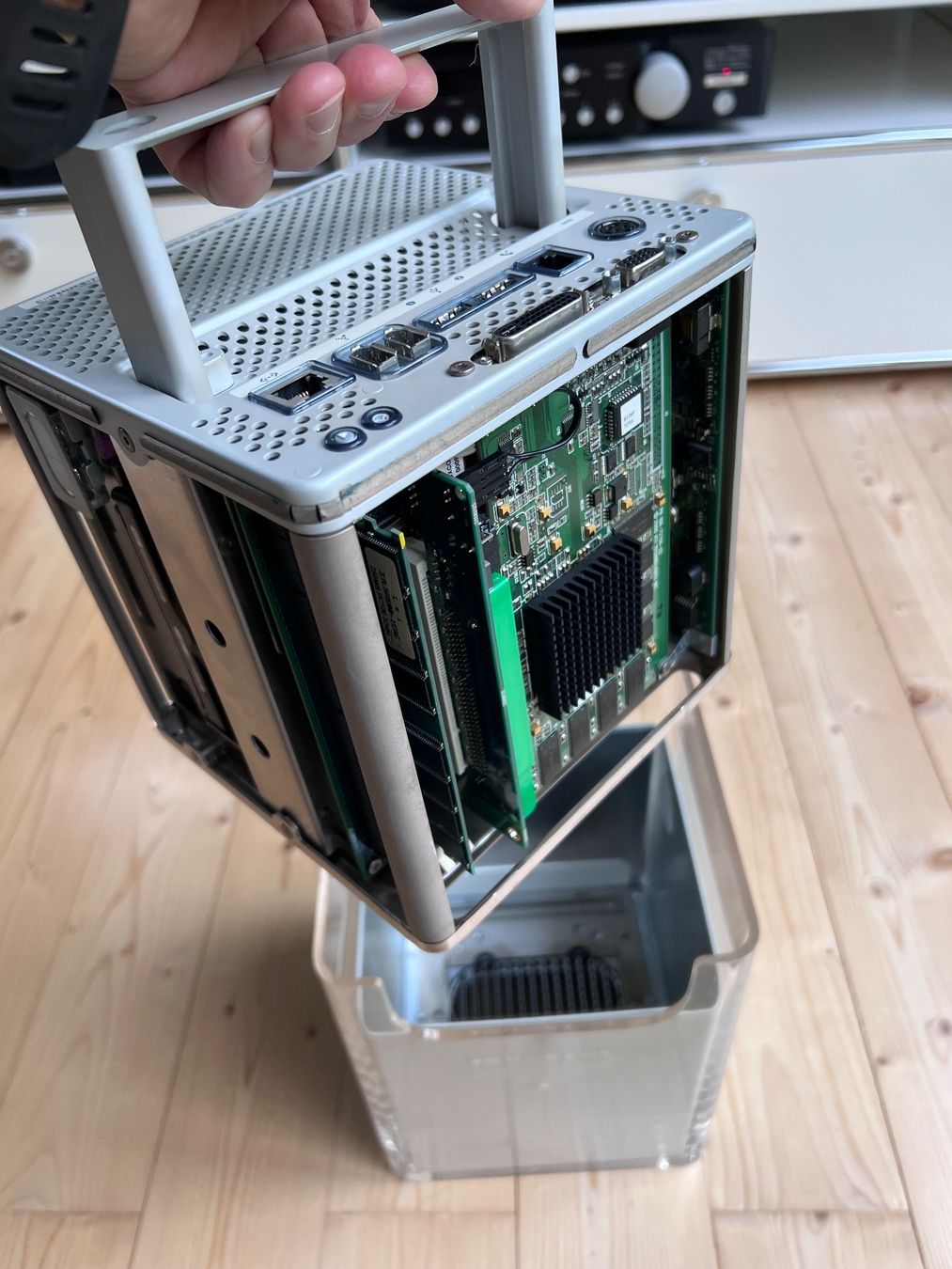 Apple PC: Apple Power Mac G4 Cube – Difettoso da St. Gallen venduto da stephan.a 6