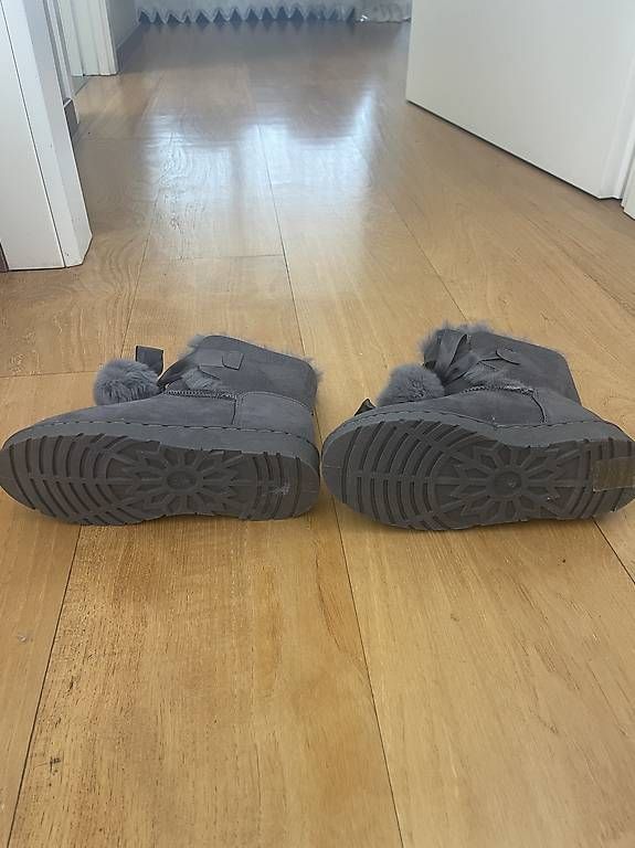Scarpe da donna: stivaletti con pelo – Nuovo e nell'imballaggio originale da Lugano venduto da naz_zkg8 4