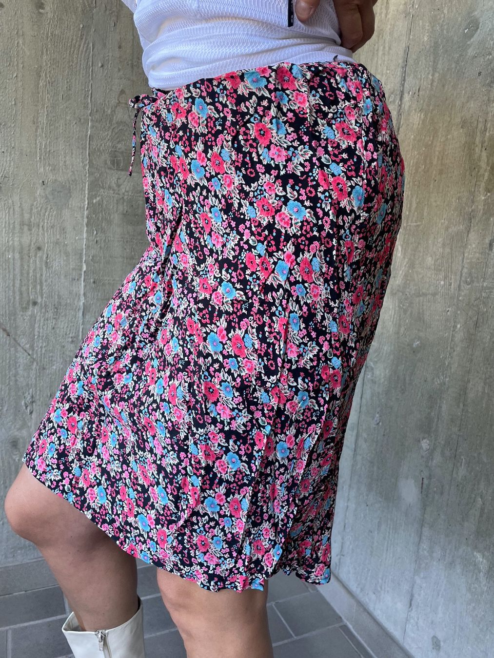 Gonne: Jupe à fleurs – Usato da Martigny venduto da Lea_lucci 1