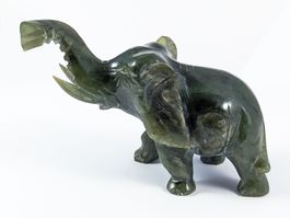 Jade Elefant 11cm, 185 Gramm
